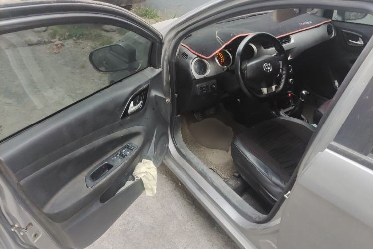 Used Brilliance H230 2012 1.5L AMT Sunroof Version Driver Seat