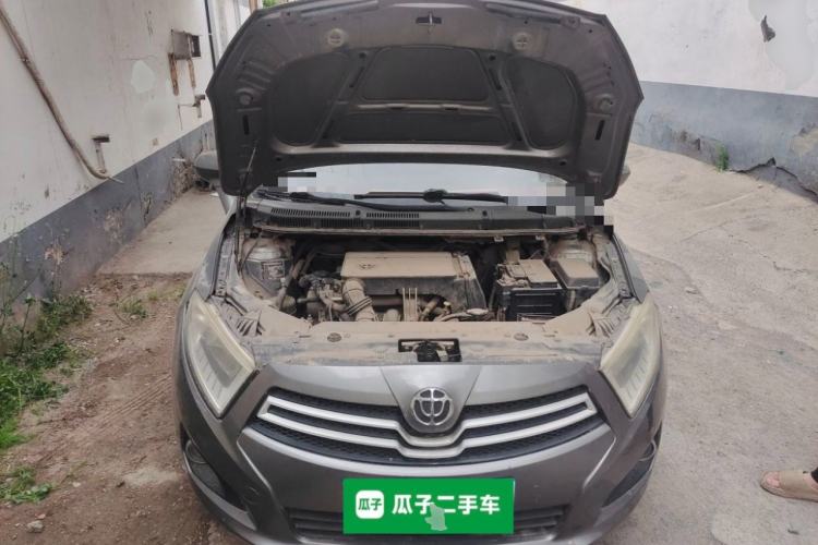 Used Brilliance H230 2012 1.5L AMT Sunroof Version Engine Bay