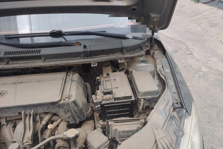 Used Brilliance H230 2012 1.5L AMT Sunroof Version Engine Bay Left