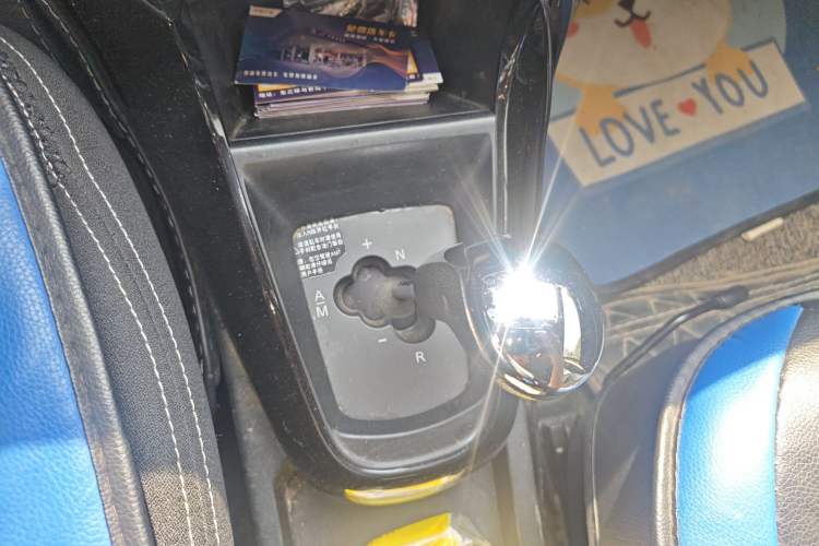 Used Brilliance H230 2012 1.5L AMT Elite Version Gear Lever