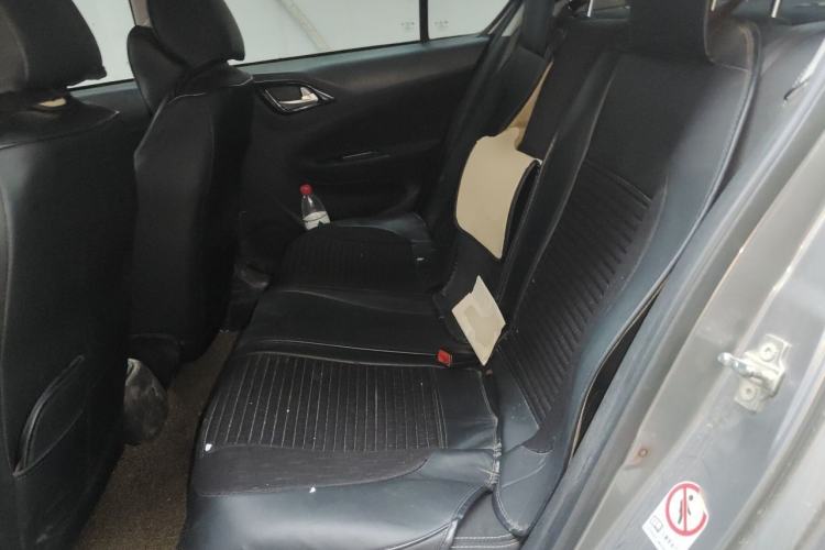 Used Brilliance H230 2012 1.5L AMT Sunroof Version Left Rear Seat