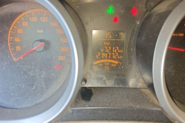 Used Brilliance H230 2012 1.5L Manual Comfort Edition Odometer Close Up