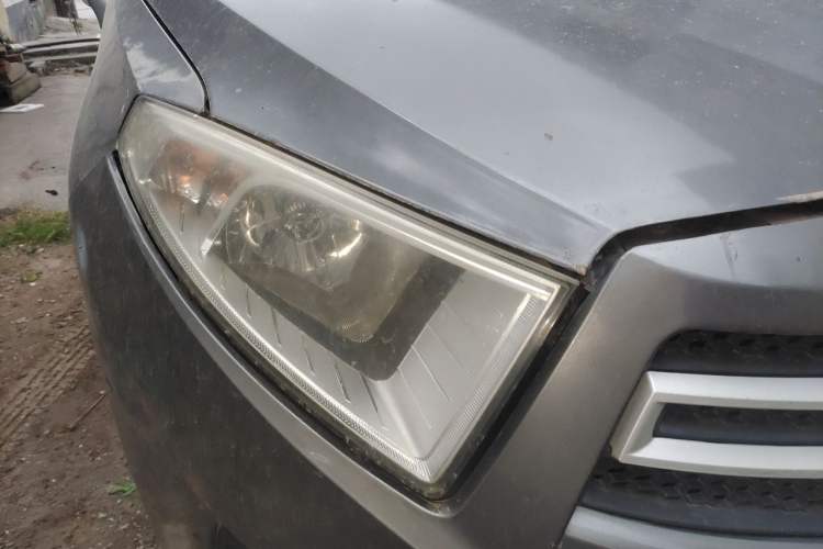 Used Brilliance H230 2012 1.5L AMT Sunroof Version Right Front Headlight