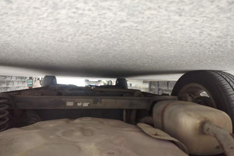Used Brilliance H230 2012 1.5L AMT Sunroof Version Chassis Rear
