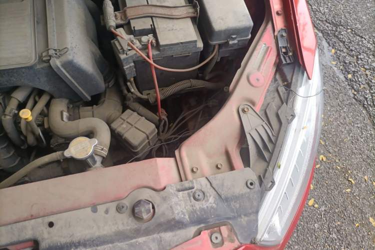Used Brilliance H230 2012 1.5L Manual Elite Edition Engine Bay Left