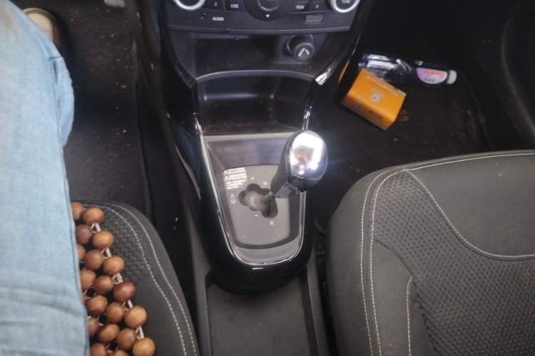 Used Brilliance H230 2012 1.5L AMT Sunroof Version Gear Lever