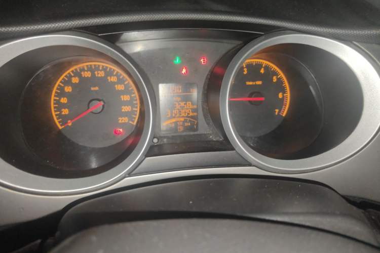 Used Brilliance H230 2012 1.5L Manual Elite Edition Odometer Close Up