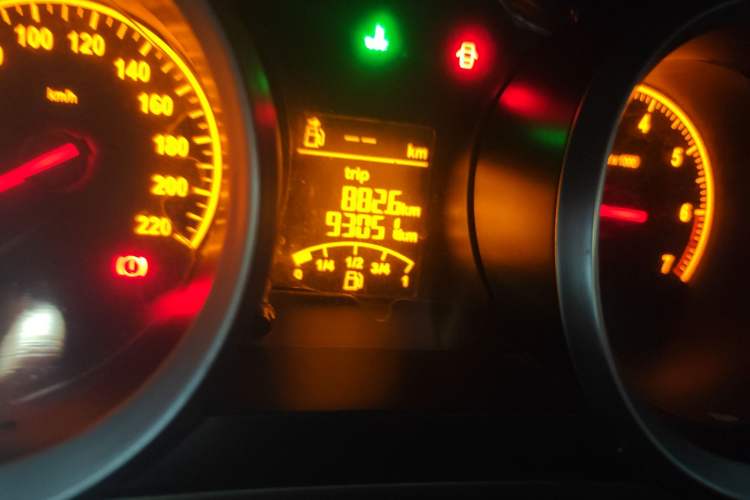 Used Brilliance H230 2012 1.5L Manual Comfort Edition Odometer Close Up