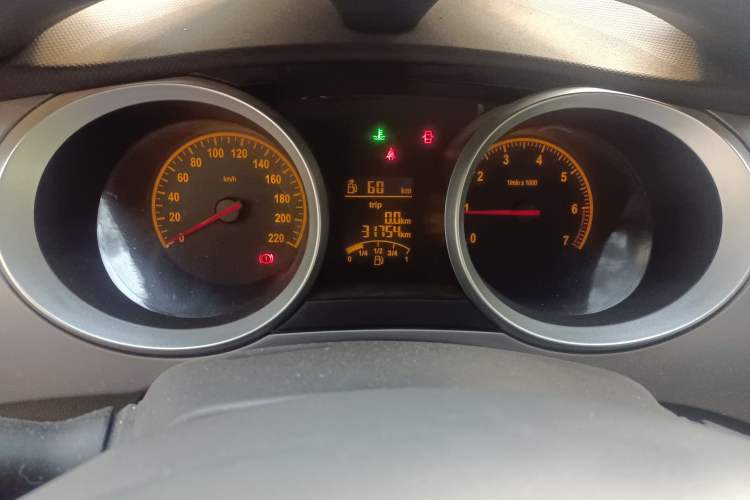 Used Brilliance H230 2012 1.5L Manual Elite Edition Odometer Close Up