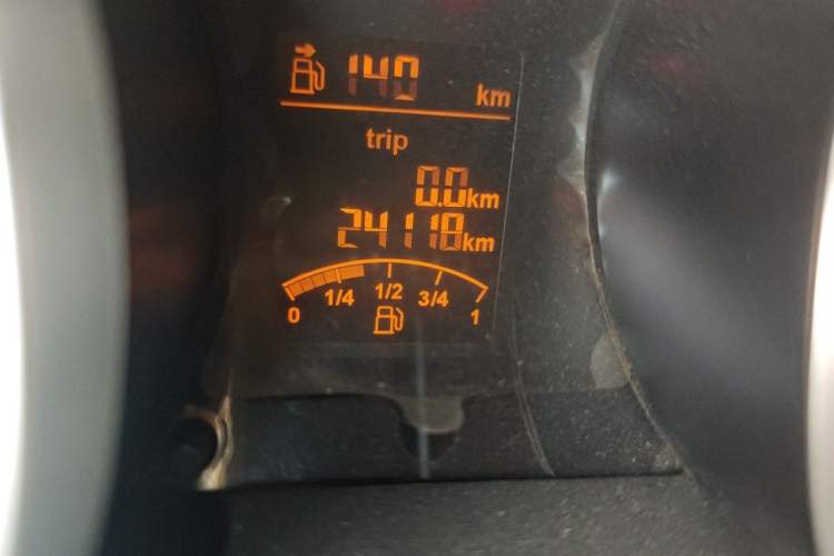 Used Brilliance H230 2012 1.5L Manual Comfort Edition Odometer Close Up