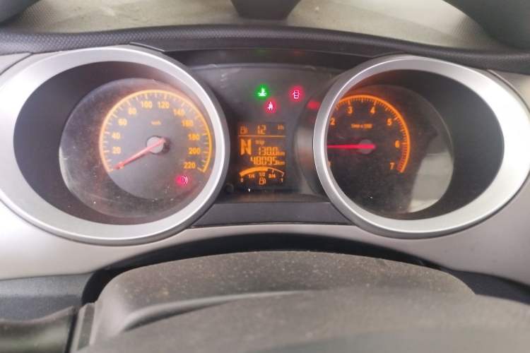 Used Brilliance H230 2012 1.5L AMT Sunroof Version Odometer Close Up