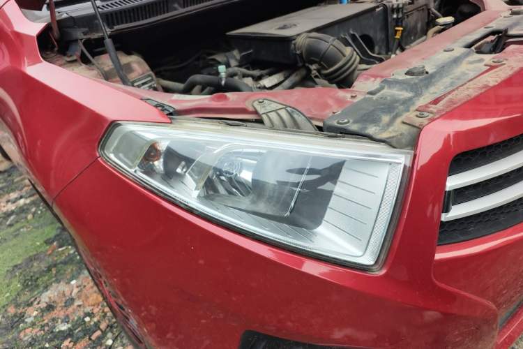 Used Brilliance H230 2012 1.5L Manual Comfort Edition Right Front Headlight
