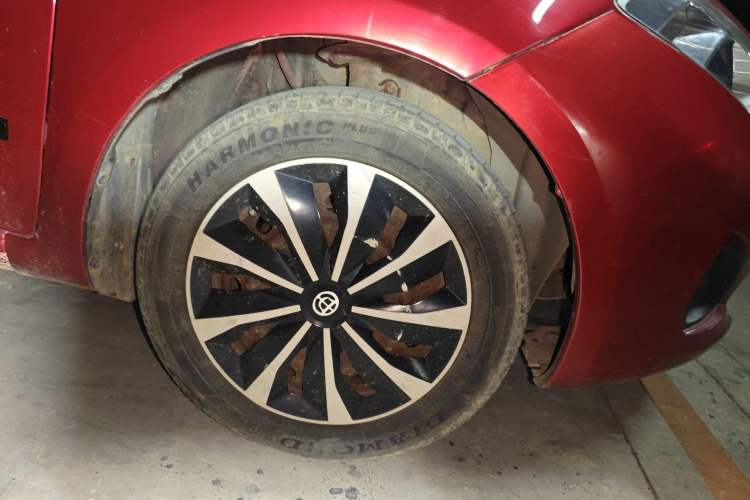 Used Brilliance H230 2012 1.5L Manual Comfort Edition Right Front Wheel Hub