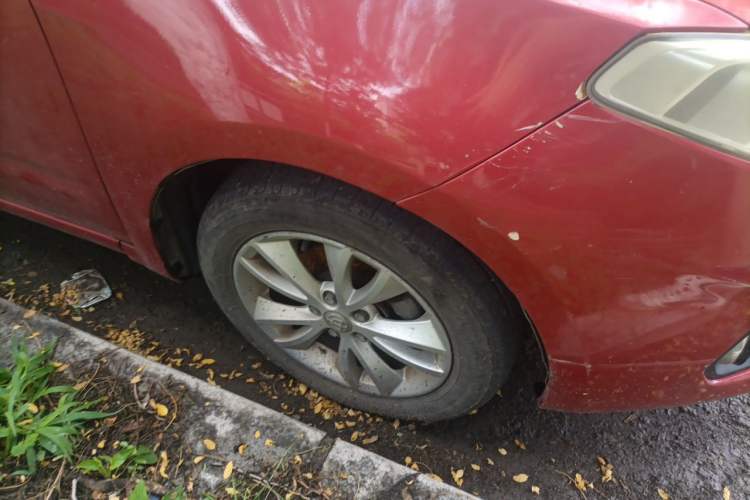 Used Brilliance H230 2012 1.5L Manual Elite Edition Right Front Wheel Hub