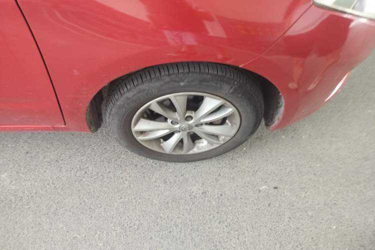 Used Brilliance H230 2012 1.5L AMT Sunroof Version Right Front Wheel Hub