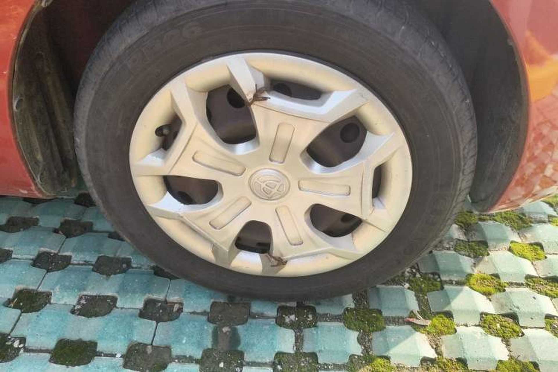 Used Brilliance H230 2012 1.5L Manual Comfort Edition Right Front Wheel Hub