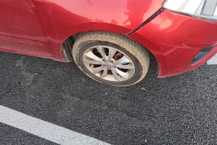 Used Brilliance H230 2012 1.5L Manual Comfort Edition Right Front Wheel Hub