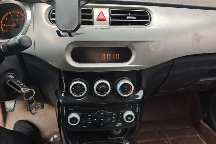 Used Brilliance H230 2012 1.5L Manual Elite Edition Audio And AC Panel