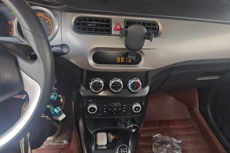 Used Brilliance H230 2012 1.5L Manual Comfort Edition Audio And AC Panel