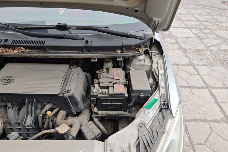 Used Brilliance H230 2012 1.5L Manual Elite Edition Engine Bay Left