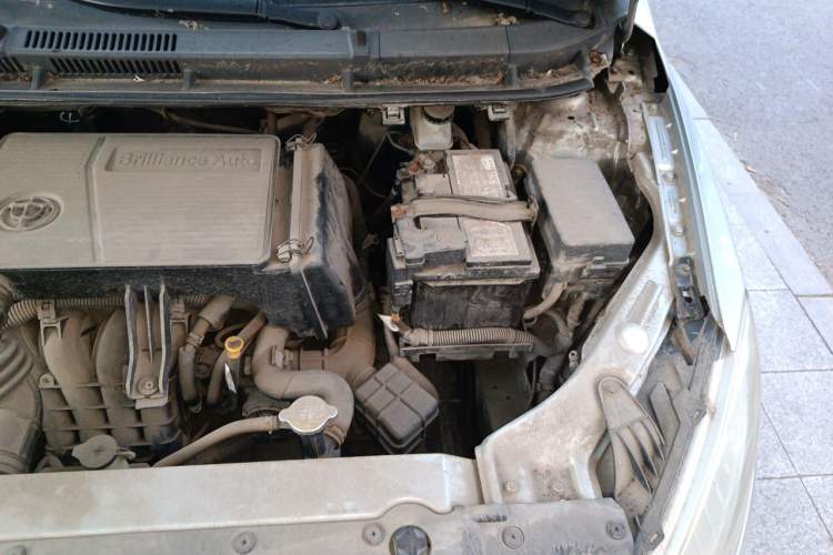 Used Brilliance H230 2012 1.5L Manual Comfort Edition Engine Bay Left
