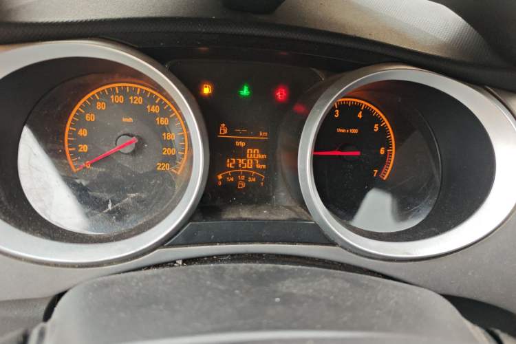 Used Brilliance H230 2012 1.5L Manual Elite Edition Odometer Close Up