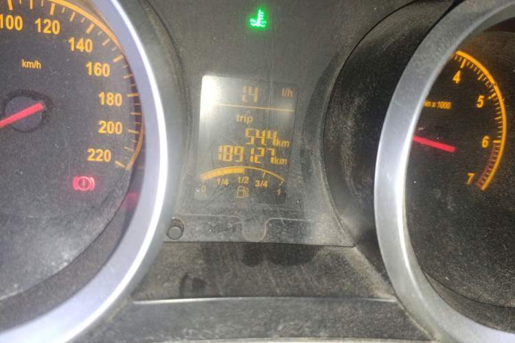 Used Brilliance H230 2012 1.5L Manual Comfort Edition Odometer Close Up