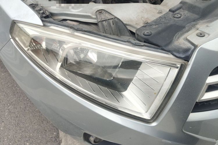 Used Brilliance H230 2012 1.5L Manual Elite Edition Right Front Headlight