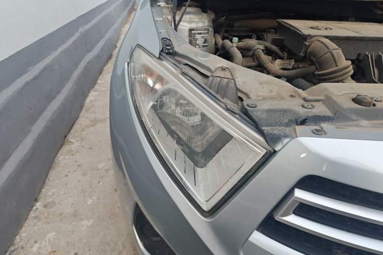 Used Brilliance H230 2012 1.5L Manual Comfort Edition Right Front Headlight