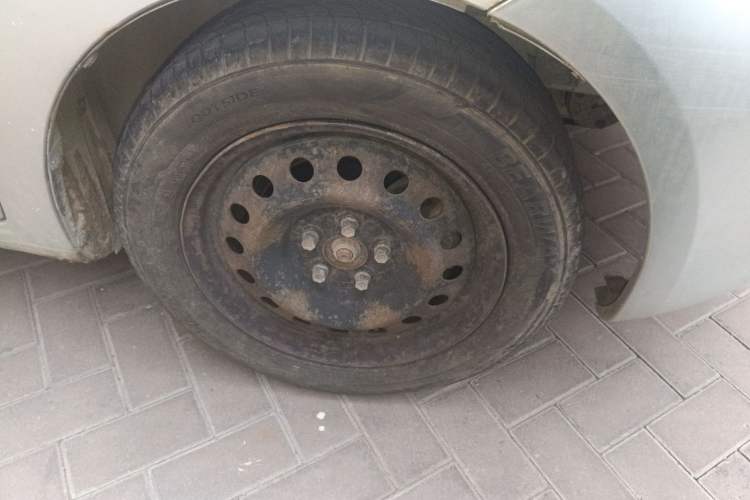 Used Brilliance H230 2012 1.5L Manual Comfort Edition Right Front Wheel Hub