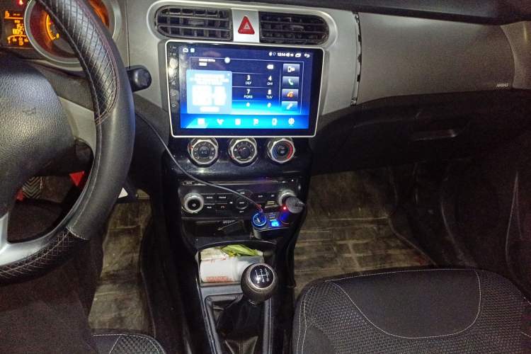 Used Brilliance H230 2012 1.5L Manual Comfort Edition Audio And AC Panel