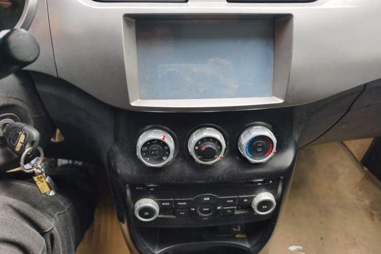 Used Brilliance H230 2012 1.5L Manual Elite Edition Audio And AC Panel