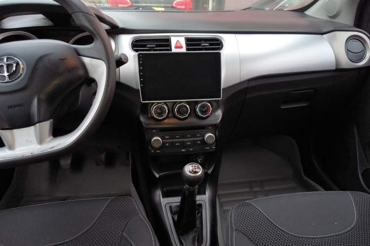Used Brilliance H230 2012 1.5L Manual Comfort Edition Audio And AC Panel