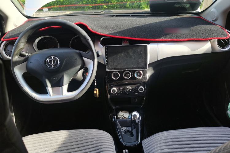 Used Brilliance H230 2012 1.5L AMT Sunroof Version Center Console