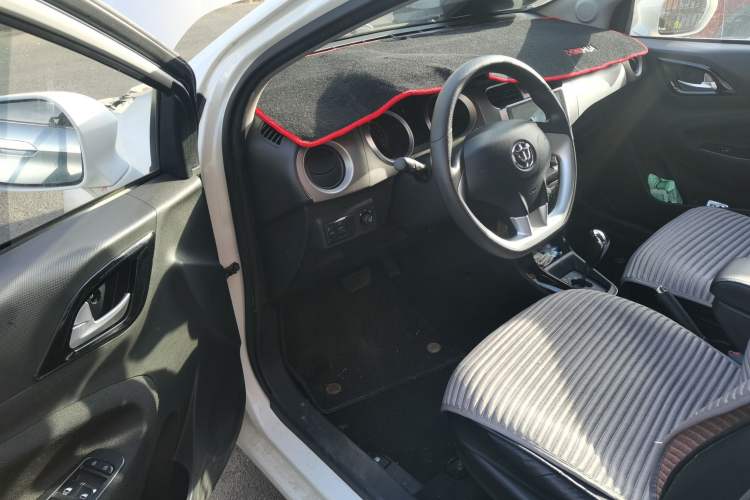 Used Brilliance H230 2012 1.5L AMT Sunroof Version Driver Seat