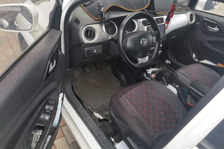 Used Brilliance H230 2012 1.5L Manual Elite Edition Driver Seat