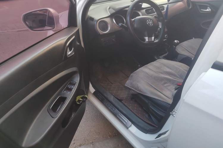 Used Brilliance H230 2012 1.5L Manual Comfort Edition Driver Seat