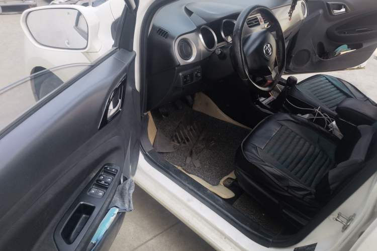 Used Brilliance H230 2012 1.5L Manual Elite Edition Driver Seat