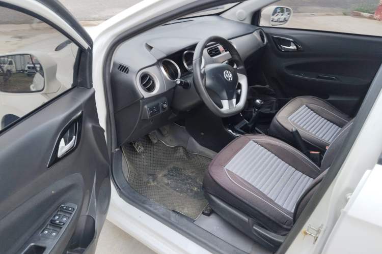 Used Brilliance H230 2012 1.5L Manual Elite Edition Driver Seat