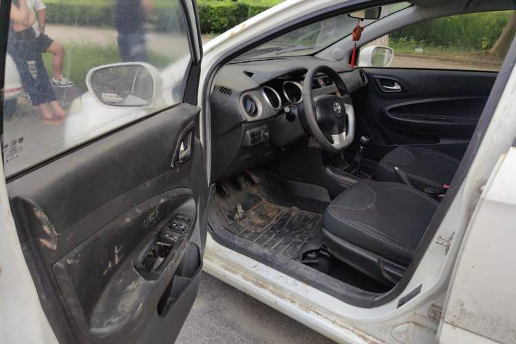 Used Brilliance H230 2012 1.5L Manual Comfort Edition Driver Seat