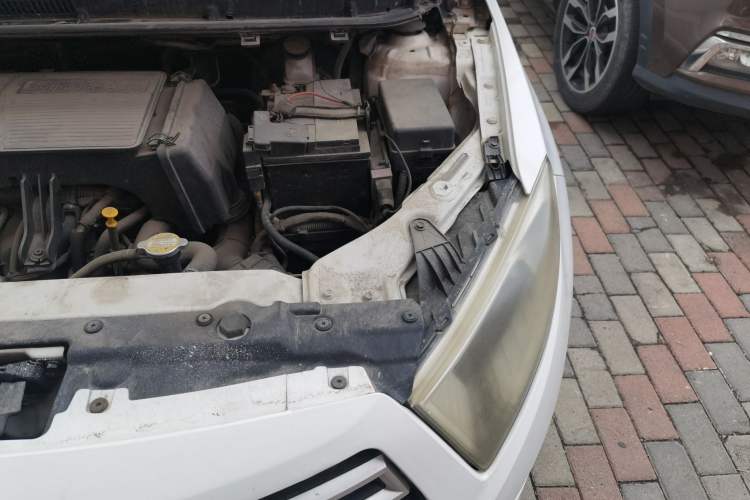 Used Brilliance H230 2012 1.5L Manual Elite Edition Engine Bay Left