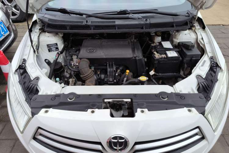 Used Brilliance H230 2012 1.5L Manual Comfort Edition Engine Bay