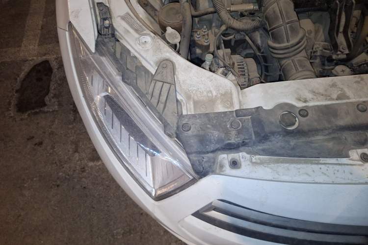 Used Brilliance H230 2012 1.5L Manual Comfort Edition Engine Bay Right