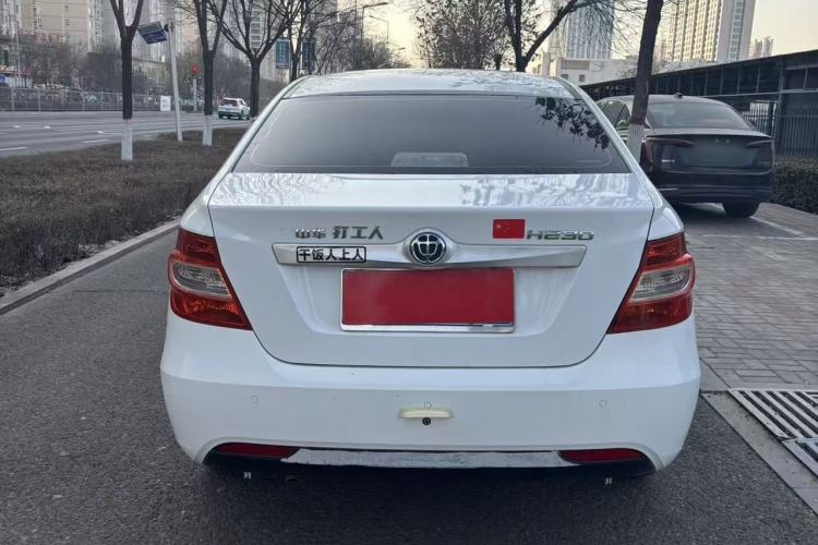 Used Brilliance H230 2012 1.5L AMT Sunroof Version Exterior 4