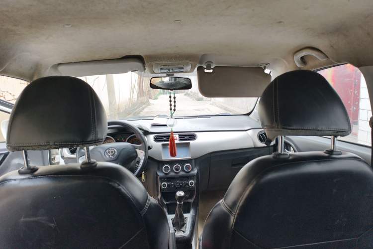 Used Brilliance H230 2012 1.5L Manual Elite Edition Headliner