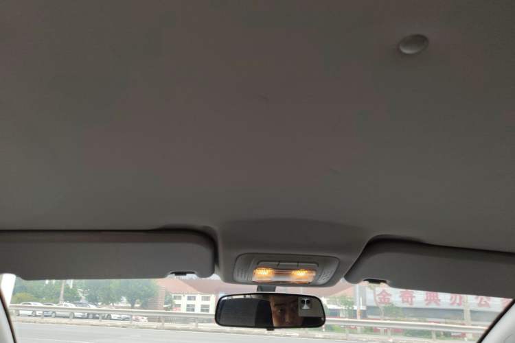 Used Brilliance H230 2012 1.5L Manual Elite Edition Headliner