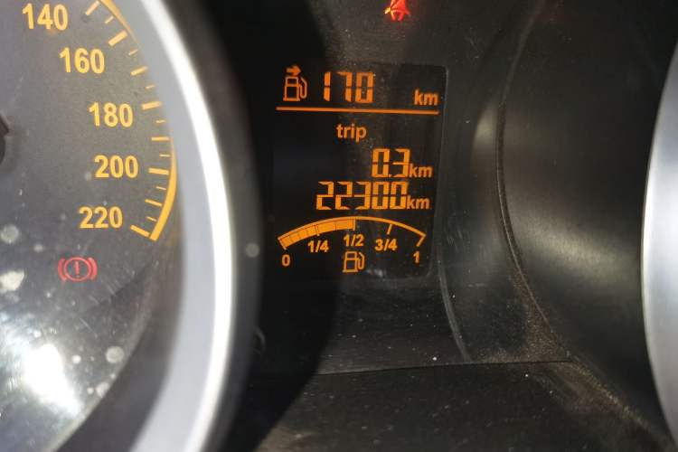 Used Brilliance H230 2012 1.5L Manual Comfort Edition Odometer Close Up