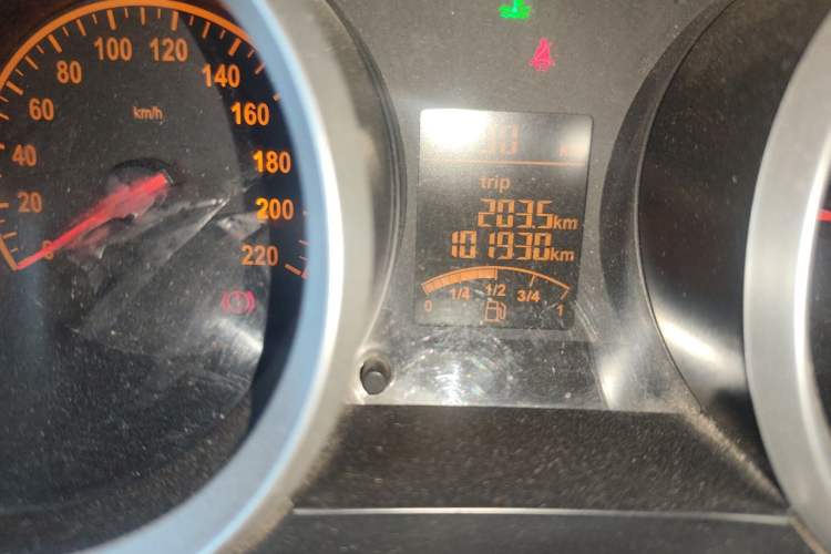 Used Brilliance H230 2012 1.5L Manual Comfort Edition Odometer Close Up