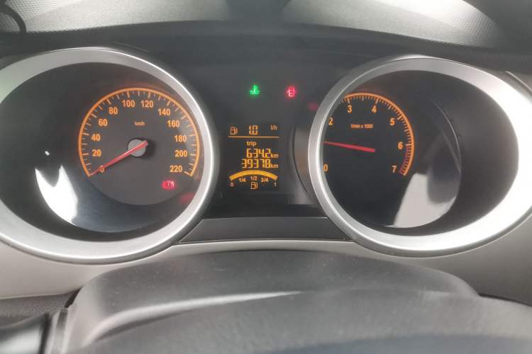 Used Brilliance H230 2012 1.5L Manual Comfort Edition Odometer Close Up