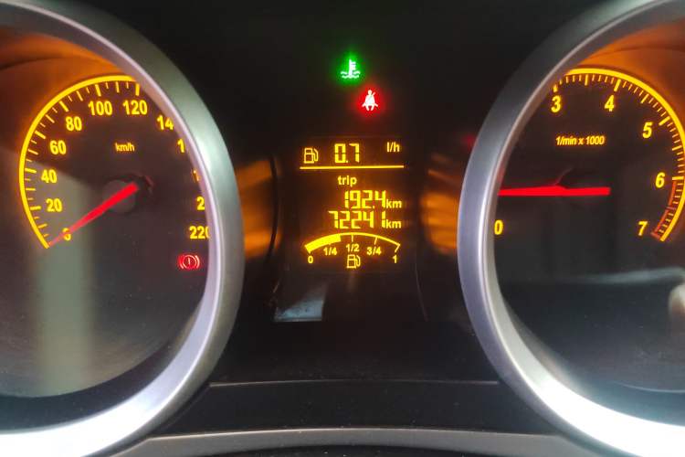 Used Brilliance H230 2012 1.5L Manual Comfort Edition Odometer Close Up